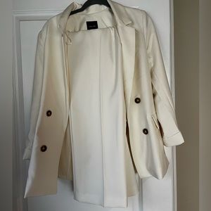 Gorgeous women’s suit, size medium